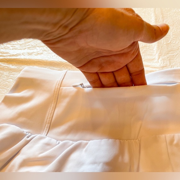 Dragon Fit High Waisted Athletic Shorts NWT in White - Picture 2 of 14